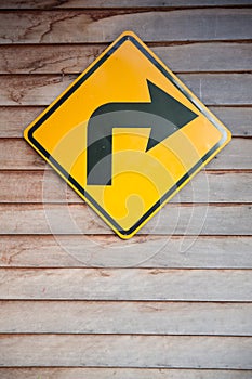 Please turn right sign