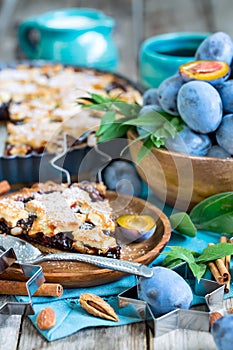 Plum pie with cinamon and almonds