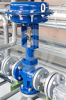 Pneumatic control valve in a steam heating system