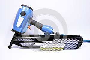 Pneumatic nail gun