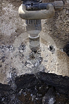 Pneumatic plugger hammer