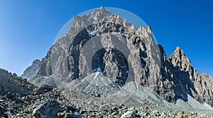 Il suo maestà laghi picchi un la valle da Questo favoloso montagna da Alpi 