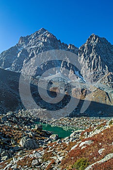 Il suo maestà laghi picchi un la valle da Questo favoloso montagna da Alpi 