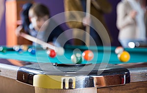 Pocket billiard table