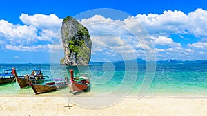 Poda Island - Paradise beach in tropical scenery - near Ao Nang, Ao Phra Nang bay, Krabi, Thailand