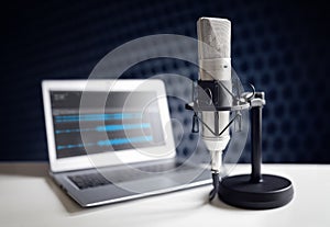Podcast microphone and img