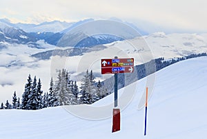 Pointers to the track in the ski resort Laax