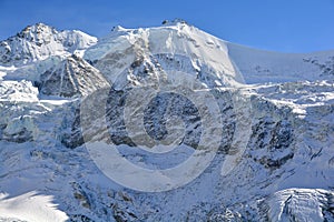 Pointes de Moming and Zinalrothorn photo