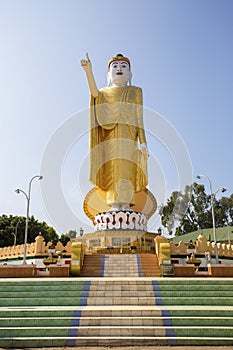 Pointing Buddha statue