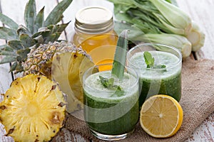 Pokchoy and pineapple mix juice photo
