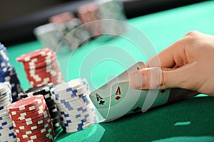 Poker texas holdem: Two Aces