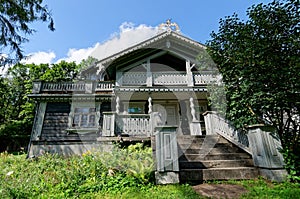 Poland, Bialowieza Palace Park. Old wooden, historic hunters manor house. Oldest building in Bialowieza.