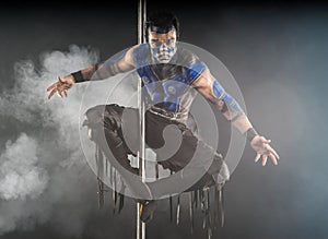 On the pole bodyart Sub-Zero