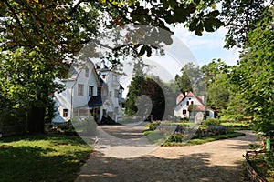 Polenovo Village houses, central square