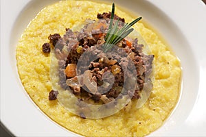 Polenta con ragÃÂ¹ di cinghiale