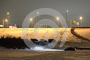 Police raid to detain violators for driving in the coastal protective strip of the water protection zone on the Moskva River