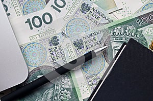 Polish banknotes and note