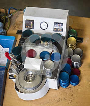 Polishing lens glasses machine