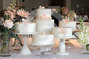 Polka Dot Wedding Cake Arrangement