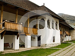 Polovragi monastery