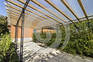 polycarbonate roof construction
