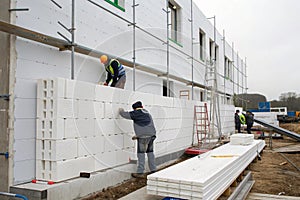 Polystyrene thermal cladding for energy-saving insulation