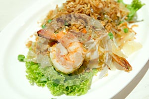 Pomelo salad with shrimp