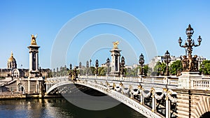 Pont Alexandre III Bridge with Hotel des Invalides. Paris, Franc