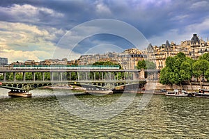 Pont de Bir-Hakeim bridge. Paris, France.