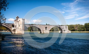 Pont du Avignon and Le Rhone river