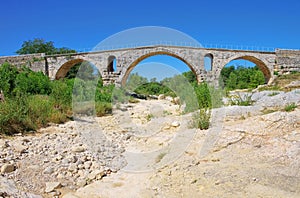 Pont Julien