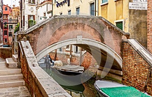 Ponte de le Tette bridge over Venice canal, Italy