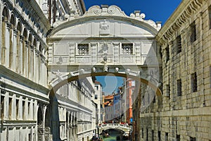 Ponte del Sospiri, Piazza Sant. Marko, Venize, Italy photo