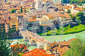 Calcolo, romano arco Attraverso un fiume 