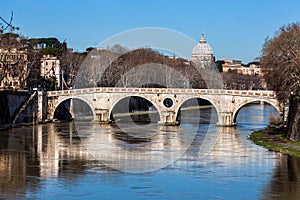 Un. un fiume. Roma 