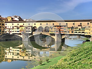 Ponte Vecchio and river Arno hdr