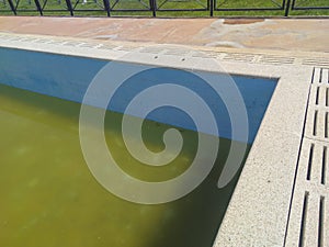 Pool dry cleaning process