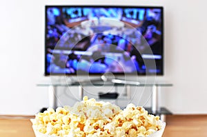 Pop-corn and TV