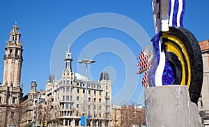 Pop statue head of Barcelona Roy Lichtenstein photo