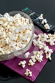 Popcorns in a bowl on a table