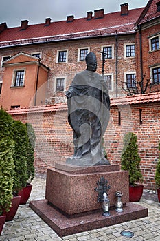pope paul wojtyla statue photo