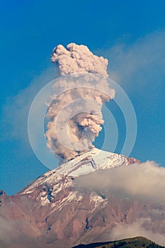 popocatepetl under eruption