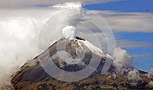 Popocatepetl volcano near Puebla, Mexico