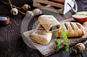 Poppy seed pies with apple and cinnamon