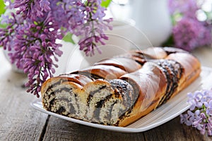 Poppy seeds roll