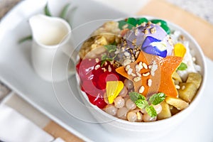 Popular Filipino desert Halohalo