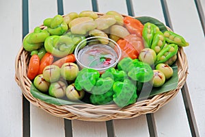 Popular Thai dessert in Deletable imitation fruits,Mung beans th