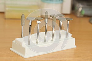 Porcelain adjustment tool kit for dental porcelain teeth