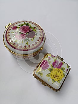 Porcelain jewelry boxes