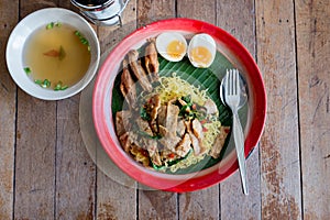 Pork noodle with fried chicken